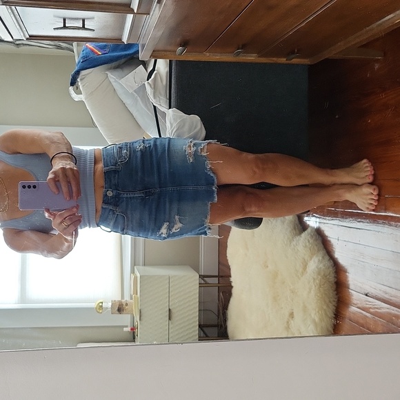 American Eagle Super Stretch Distressed Jean Denim Skirt, SZ 2 - Picture 10 of 10